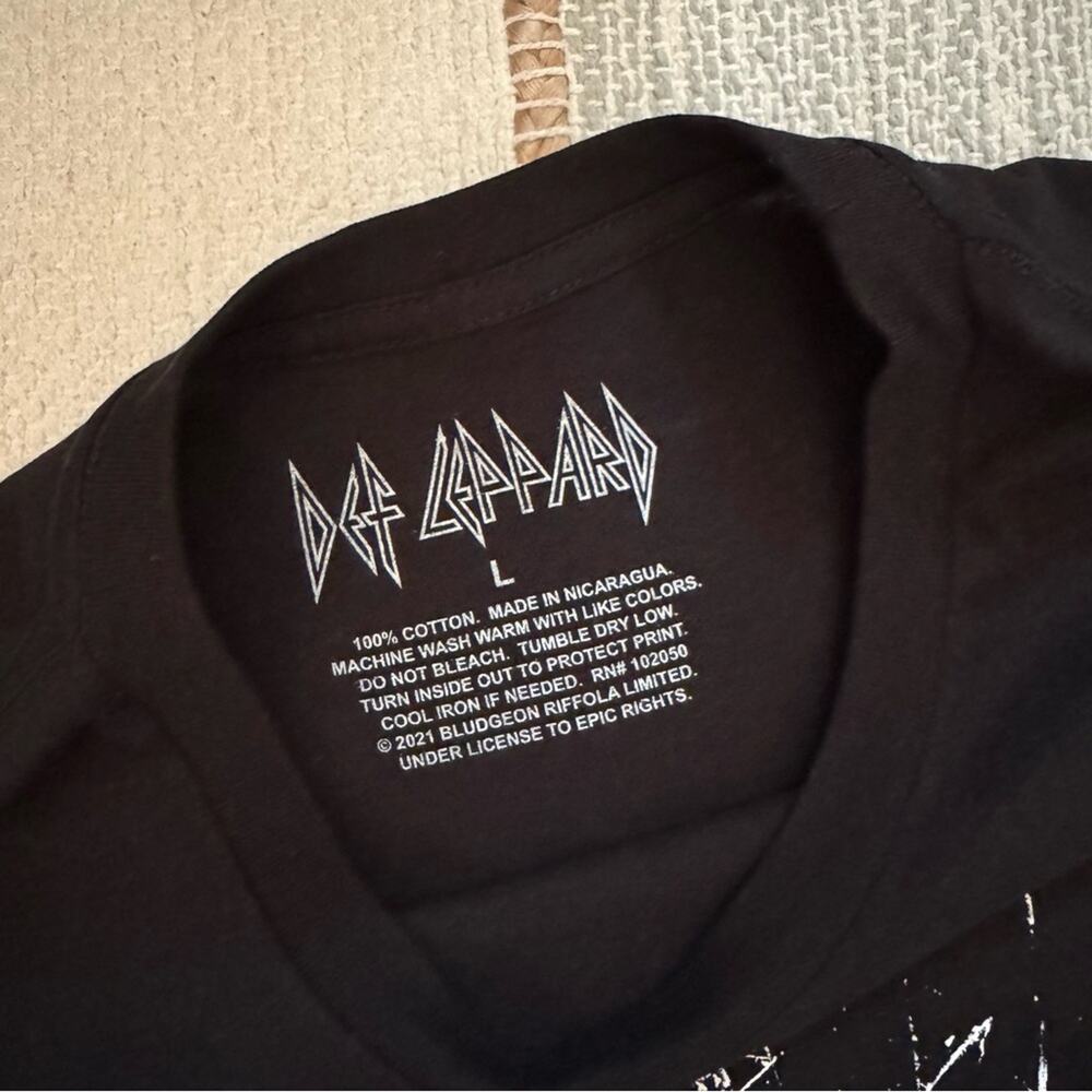 Def Leppard Black Cotton Crewneck Short Sleeves Graphic T-Shirt Men’s Size Large - Picture 6 of 6